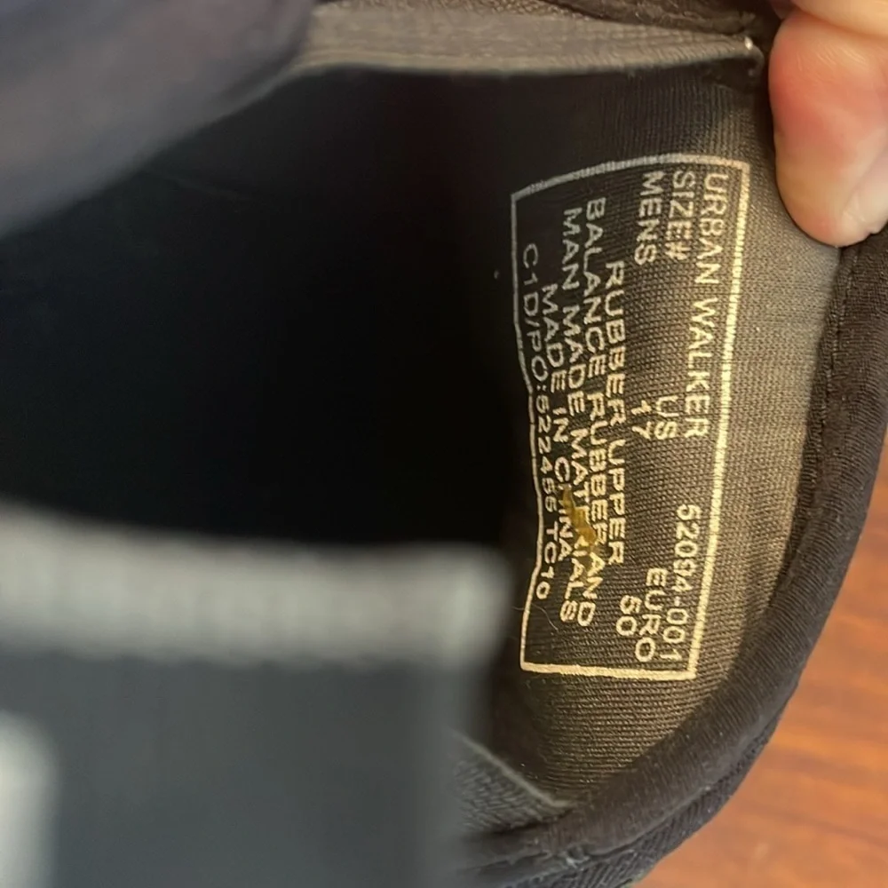 🥡 Bogs sz 17 slip on rubber shoes, urban Walker